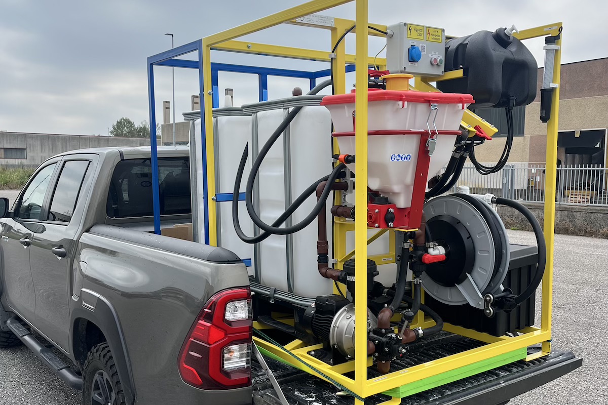 L'attrezzatura DroneFiller garantisce una miscelazione chimica omogenea e un riempimento ultra rapido dei droni